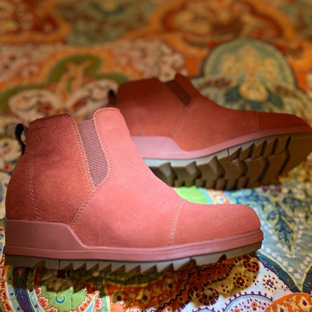 Cute burnt orange bootie!